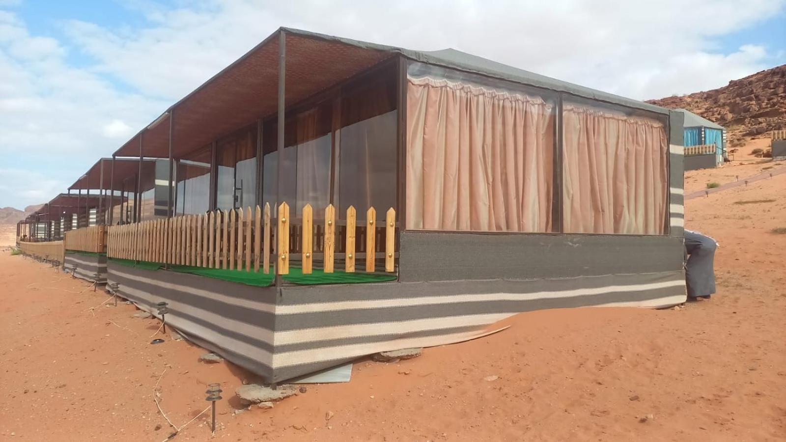 Al Raha Luxury Camp Hotel Wadi Rum Exterior photo